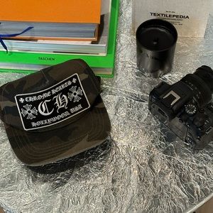 CHROME HEARTS CH HOLLYWOOD TRUCKER HAT